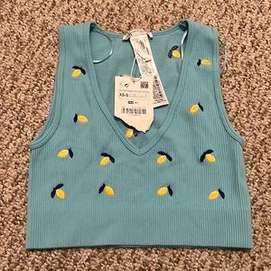 xs blue zara tank with lemons 🍋